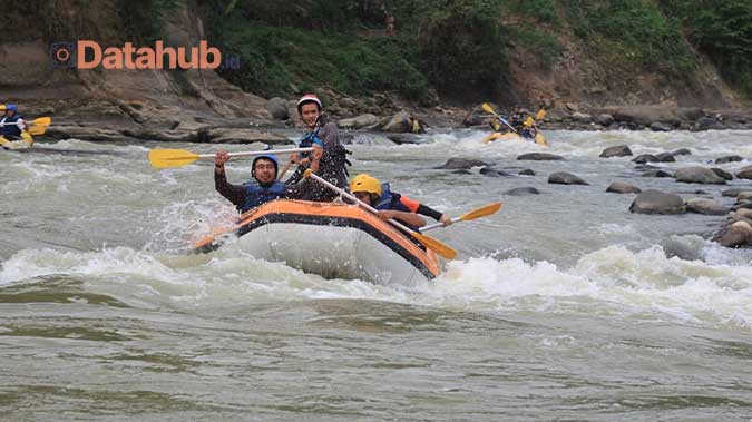 13. Rafting di Sungai Citatih