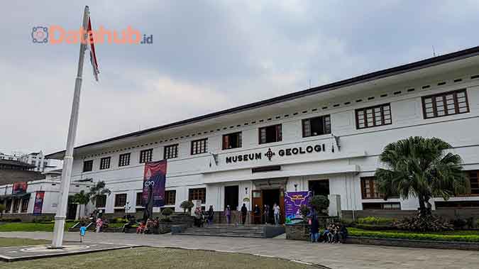 Tempat Wisata Sejarah di Museum Geologi Bandung